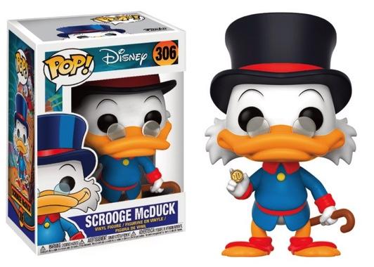 Cette figurine adorable et détaillée représente le célèbre milliardaire canard avec son icônique manteau bleu, ses guêtres rouges, son haut-de-forme et sa canne.