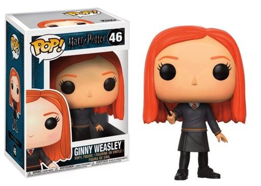 Représentant la plus jeune membre de la famille Weasley, cette figurine capture l'esprit indomptable et la détermination de Ginny, avec sa tenue de sorcière de Poudlard et son expression confiante.
