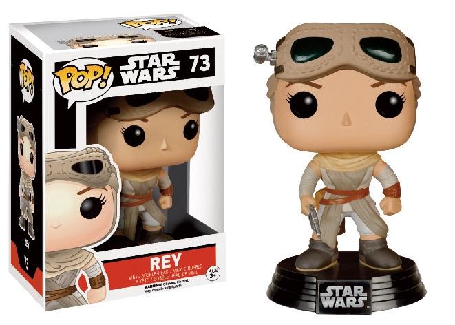 Explorez les étendues désertiques de Jakku avec cette figurine Funko Pop représentant Rey, la pilleuse d'épaves courageuse de "Star Wars".